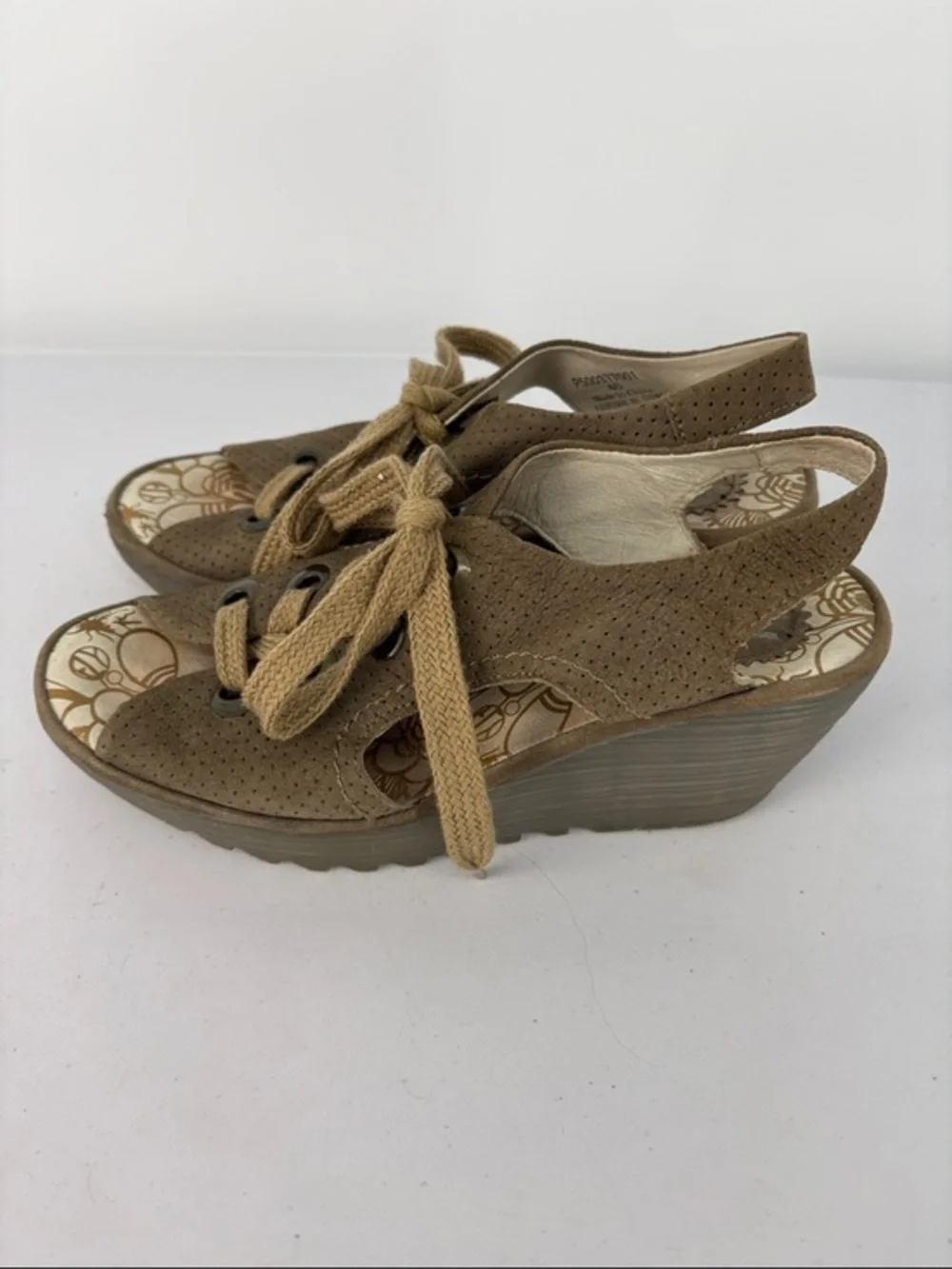 👔 Fly London tan perforated Suede Lace-Up Wedge Sandal